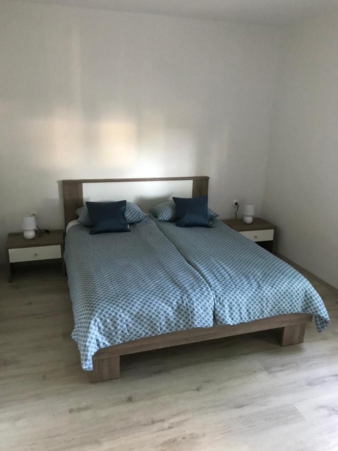 Apartments Lena Baška Екстериор снимка